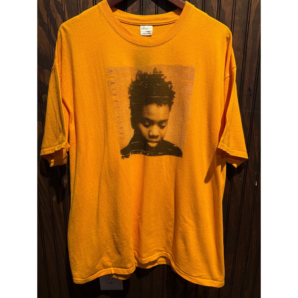 Tracy Chapman Graphic T-Shirt Mens 2XL Mustard Yellow ATC Music Artist Tee